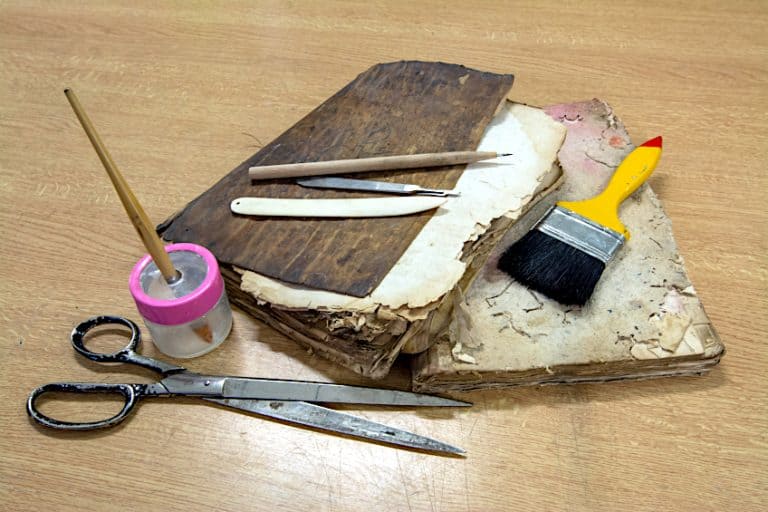 Best Glue for Bookbinding – How to Repair Your Old Books