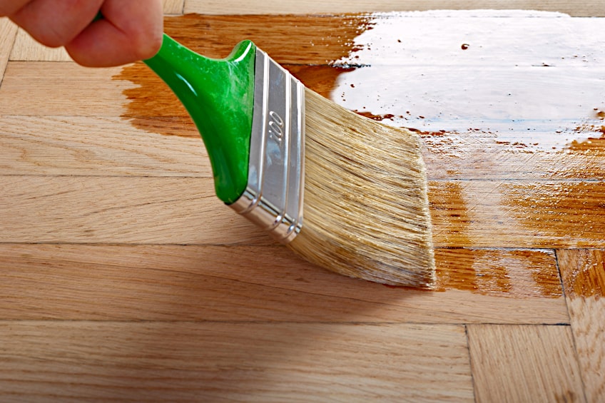 How to Apply Wood Varnish