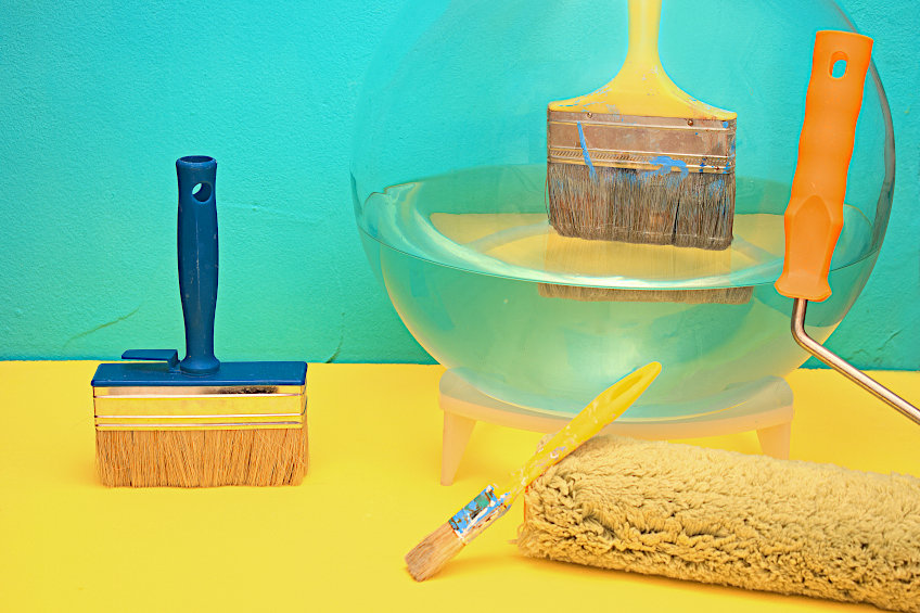 How to Clean Polyurethane Brushes