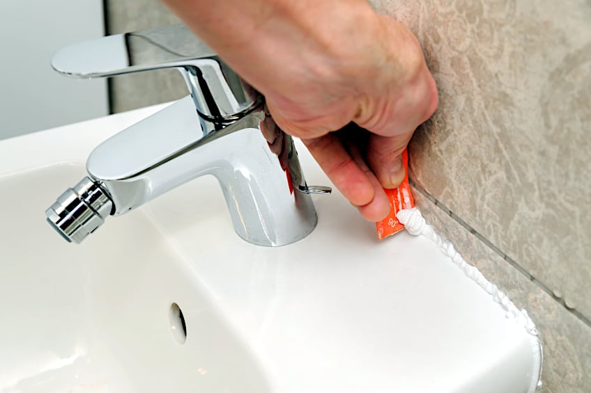 How to Smooth Out Caulk without Sandpaper